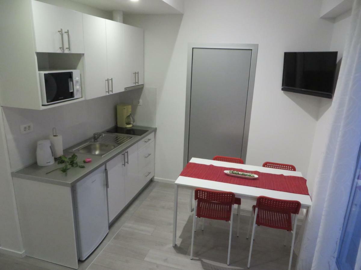 Apartmani Raos Dugi Rat Exterior foto