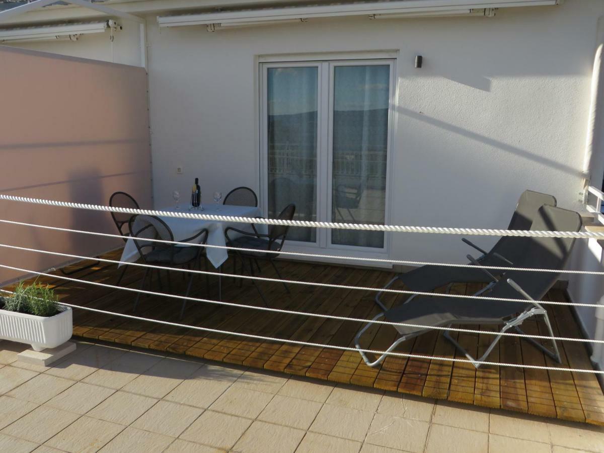 Apartmani Raos Dugi Rat Exterior foto